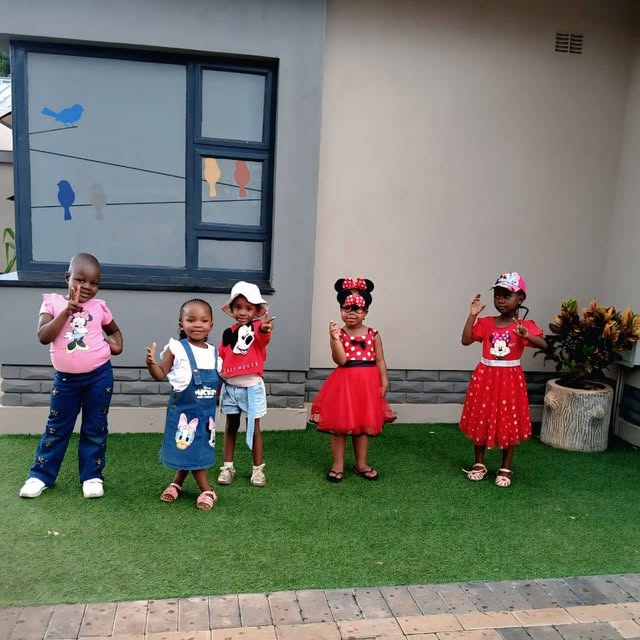 Dress-up friends